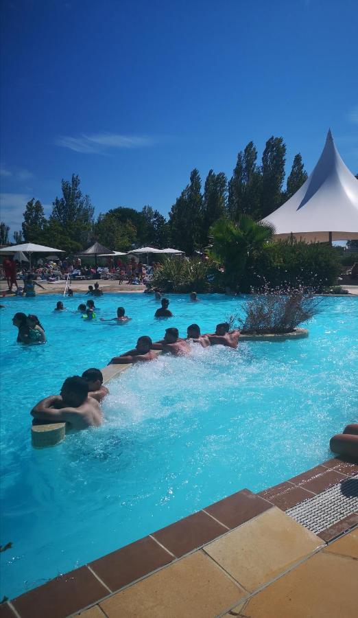 Camping La Carabasse Vias-Plage-T4 Climatise,Tout Confort, Emplacement Calme ! Bagian luar foto