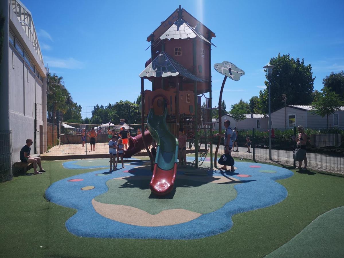 Camping La Carabasse Vias-Plage-T4 Climatise,Tout Confort, Emplacement Calme ! Bagian luar foto