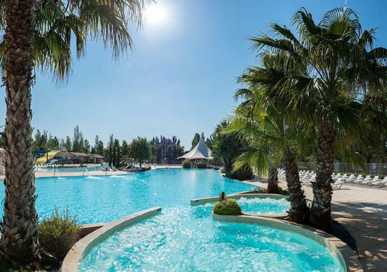 Camping La Carabasse Vias-Plage-T4 Climatise,Tout Confort, Emplacement Calme ! Bagian luar foto